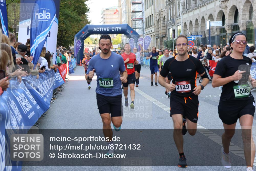 07.09.2025 - BARMER Alsterlauf Strokosch-Dieckow http://msf.ph/oto/8721432 07.09.2025 09:57:31 Ziel 2108, 2377, 2388, 2509, 2672, 2678, 2813, 2829, 2830, 3515, 3543, 3894, 3919, 3992, 4262, 4523, 4701, 4704, 4888, 4920, 5075, 5155, 5257, 5324, 5366, 5678, 5697, 5822, 5842, 5843, 5864, 5962, 6082, 6135 meine-sportfotos.de