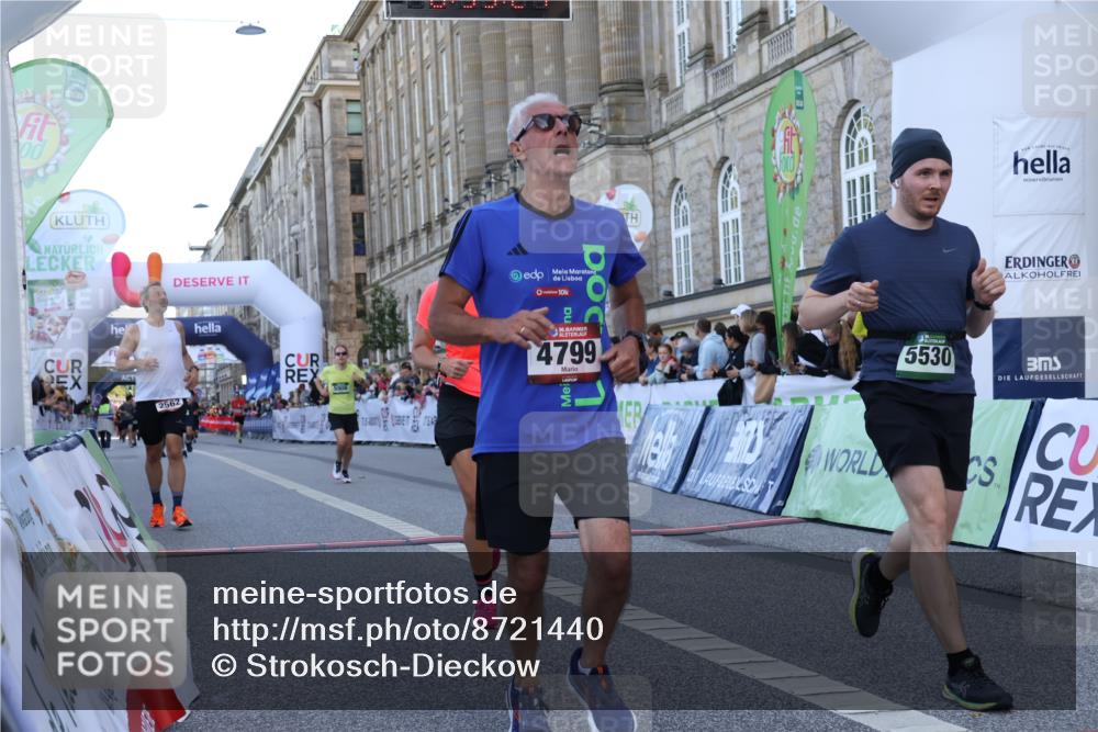 07.09.2025 - BARMER Alsterlauf Strokosch-Dieckow http://msf.ph/oto/8721440 07.09.2025 09:53:25 Ziel 2494, 2562, 4799, 5015, 5869, 5908, 8267 meine-sportfotos.de