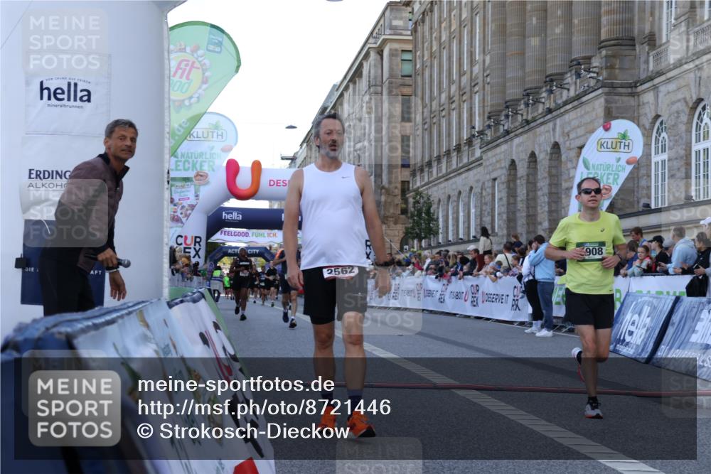 07.09.2025 - BARMER Alsterlauf Strokosch-Dieckow http://msf.ph/oto/8721446 07.09.2025 09:53:28 Ziel 2501, 2562, 4799, 5015, 5908, 8267 meine-sportfotos.de