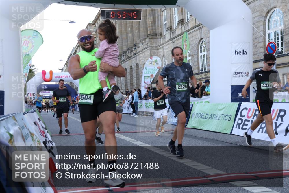 07.09.2025 - BARMER Alsterlauf Strokosch-Dieckow http://msf.ph/oto/8721488 07.09.2025 09:53:44 Ziel 2028, 2032, 2173, 2229, 2365, 2454, 2896, 3421, 3657, 3705, 4078, 4339, 4504, 4578, 4889, 5002, 5603, 5701, 5742, 6010, 6333, 8231, 8302 meine-sportfotos.de