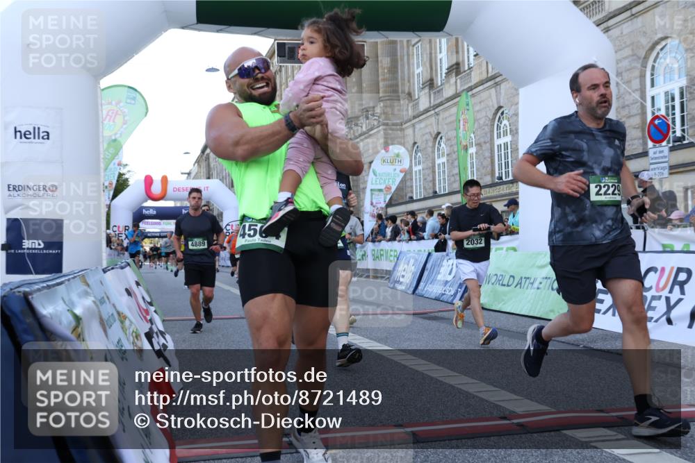 07.09.2025 - BARMER Alsterlauf Strokosch-Dieckow http://msf.ph/oto/8721489 07.09.2025 09:53:44 Ziel 2028, 2032, 2173, 2229, 2365, 2454, 2896, 3421, 3657, 3705, 4078, 4339, 4504, 4578, 4889, 5002, 5603, 5701, 5742, 6010, 6333, 8231, 8302 meine-sportfotos.de