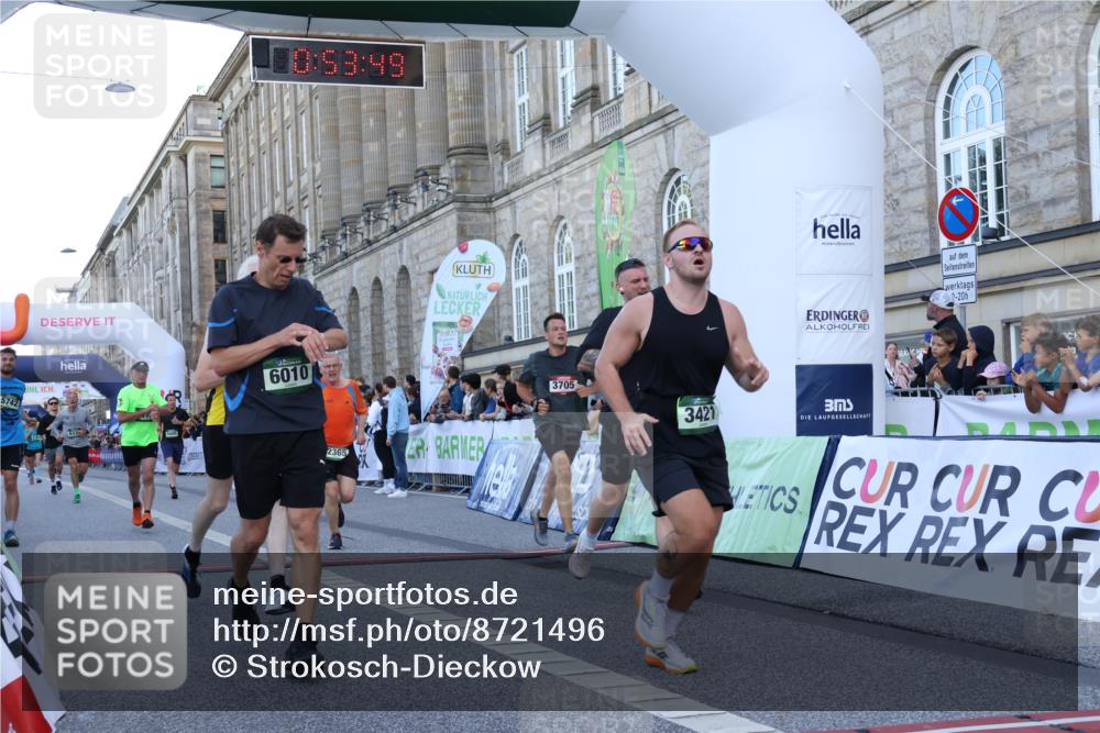 07.09.2025 - BARMER Alsterlauf Strokosch-Dieckow http://msf.ph/oto/8721496 07.09.2025 09:53:47 Ziel 2028, 2032, 2173, 2229, 2365, 2369, 2390, 2454, 2896, 3421, 3705, 4078, 4339, 4504, 4578, 4834, 4889, 5002, 5218, 5603, 5686, 5694, 5701, 5742, 6010, 6333 meine-sportfotos.de