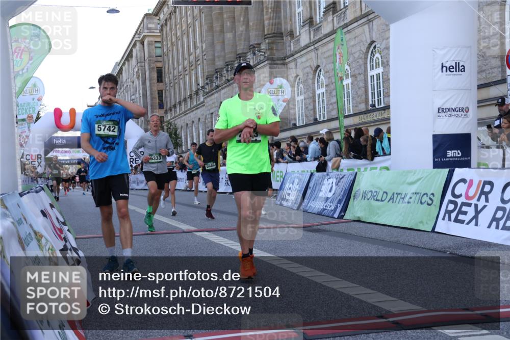07.09.2025 - BARMER Alsterlauf Strokosch-Dieckow http://msf.ph/oto/8721504 07.09.2025 09:53:50 Ziel 2028, 2173, 2365, 2369, 2390, 3421, 3589, 3705, 4578, 4834, 4889, 5218, 5603, 5686, 5694, 5701, 5742, 6010, 6333 meine-sportfotos.de