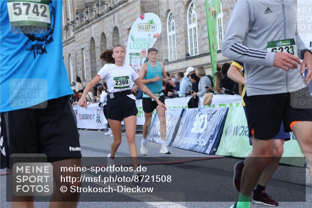 07.09.2025 - BARMER Alsterlauf Strokosch-Dieckow http://msf.ph/oto/8721508 07.09.2025 09:53:52 Ziel 2028, 2173, 2365, 2369, 2390, 3589, 3705, 4578, 4625, 4834, 5218, 5603, 5686, 5694, 5742, 6333, 8268 meine-sportfotos.de