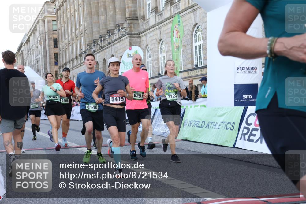 07.09.2025 - BARMER Alsterlauf Strokosch-Dieckow http://msf.ph/oto/8721534 07.09.2025 09:54:13 Ziel 2075, 2521, 2673, 2695, 2789, 2801, 3123, 3219, 3474, 3948, 4820, 4981, 5367, 5415, 5558, 5933, 6105, 8146, 8251, 8461 meine-sportfotos.de