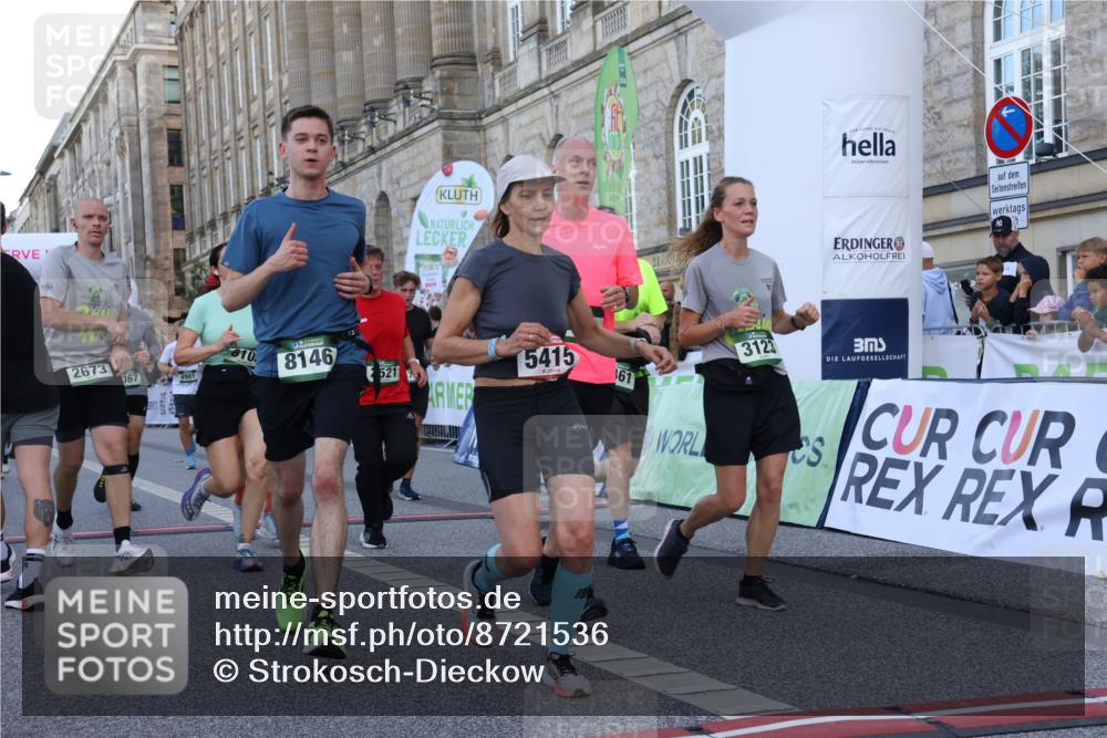 07.09.2025 - BARMER Alsterlauf Strokosch-Dieckow http://msf.ph/oto/8721536 07.09.2025 09:54:13 Ziel 2075, 2521, 2673, 2695, 2789, 2801, 3123, 3219, 3474, 3948, 4820, 4981, 5367, 5415, 5558, 5933, 6105, 8146, 8251, 8461 meine-sportfotos.de