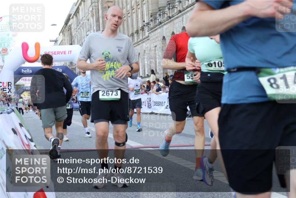 07.09.2025 - BARMER Alsterlauf Strokosch-Dieckow http://msf.ph/oto/8721539 07.09.2025 09:54:14 Ziel 2521, 2673, 2695, 2789, 2801, 3123, 3219, 3474, 3948, 4981, 5367, 5415, 5558, 5933, 6105, 8146, 8251, 8461 meine-sportfotos.de
