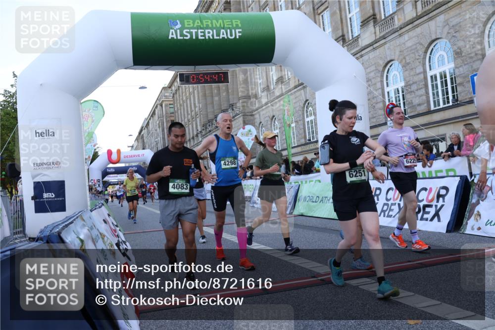 07.09.2025 - BARMER Alsterlauf Strokosch-Dieckow http://msf.ph/oto/8721616 07.09.2025 09:54:45 Ziel 2011, 3258, 3396, 3816, 4031, 4083, 4298, 4540, 5086, 5129, 5295, 6134, 6225, 6251, 6276, 8088, 8108, 8405 meine-sportfotos.de
