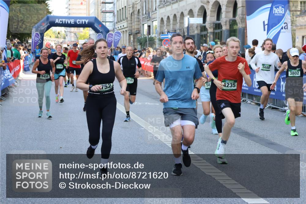 07.09.2025 - BARMER Alsterlauf Strokosch-Dieckow http://msf.ph/oto/8721620 07.09.2025 09:56:58 Ziel 2037, 2076, 2195, 2216, 2646, 2724, 3028, 3129, 3267, 3268, 3434, 3721, 3925, 4187, 4328, 4416, 4456, 4603, 4672, 4857, 4926, 4987, 5069, 5101, 5102, 5136, 5199, 5377, 5397, 5463, 5598, 5609, 5987, 6075, 6150, 6151, 6175, 6246, 8034, 8383 meine-sportfotos.de