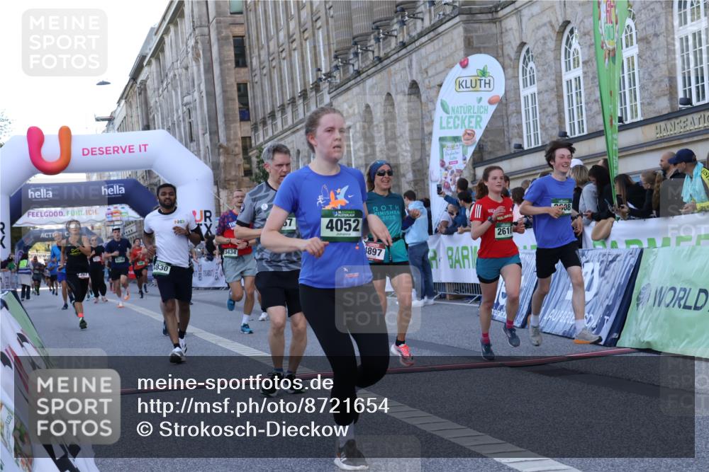07.09.2025 - BARMER Alsterlauf Strokosch-Dieckow http://msf.ph/oto/8721654 07.09.2025 09:55:00 Ziel 2131, 2397, 2608, 2610, 2920, 2924, 3049, 3067, 3078, 3464, 4052, 4194, 4830, 4897, 5433, 5434, 6062, 6248, 6264 meine-sportfotos.de