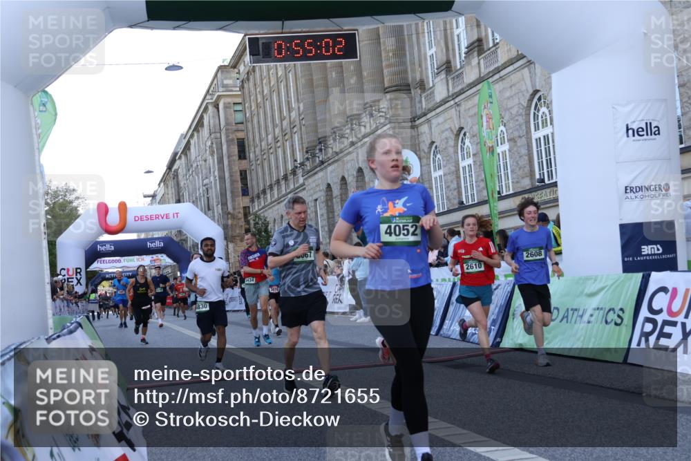 07.09.2025 - BARMER Alsterlauf Strokosch-Dieckow http://msf.ph/oto/8721655 07.09.2025 09:55:01 Ziel 2086, 2131, 2272, 2397, 2608, 2610, 2920, 2924, 3049, 3067, 3078, 3464, 4052, 4194, 4830, 4897, 5433, 5434, 6062, 6248, 6264 meine-sportfotos.de