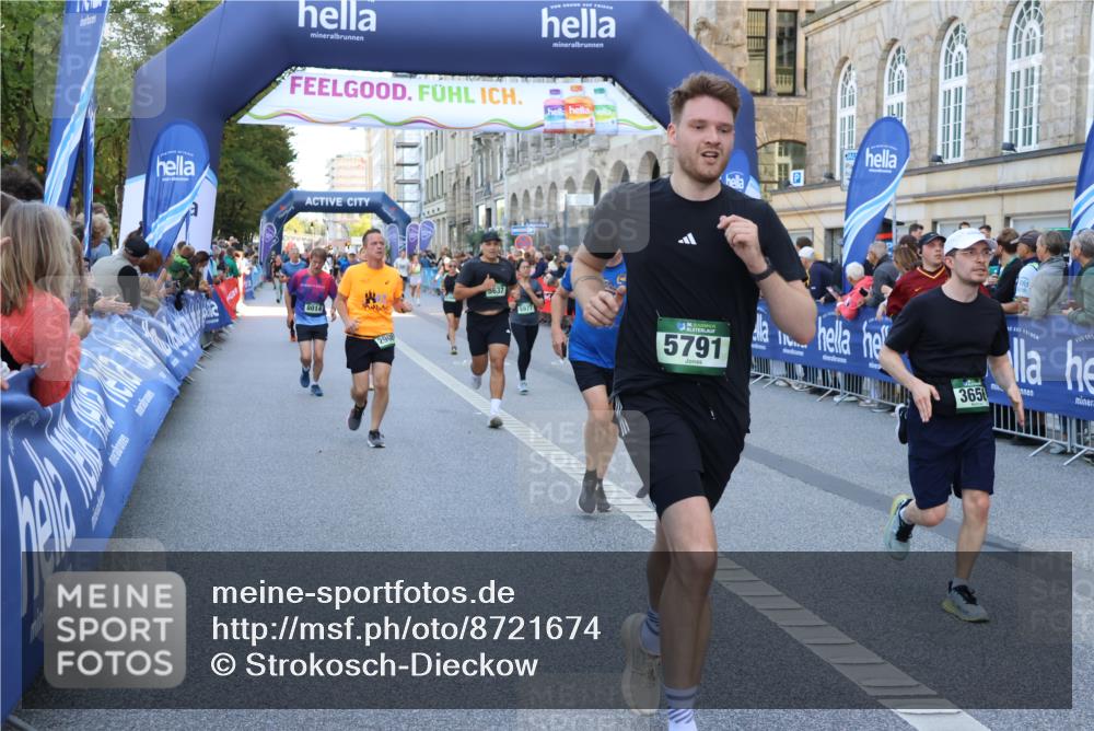 07.09.2025 - BARMER Alsterlauf Strokosch-Dieckow http://msf.ph/oto/8721674 07.09.2025 09:56:48 Ziel 2037, 2076, 2195, 2216, 2406, 2606, 2724, 2819, 3267, 3362, 3381, 3434, 3552, 3721, 4328, 4407, 4416, 4672, 4767, 4809, 4842, 4844, 4857, 5136, 5293, 5377, 5397, 5609, 5912, 5978, 5987, 6075, 6150, 6151, 8034, 8383 meine-sportfotos.de