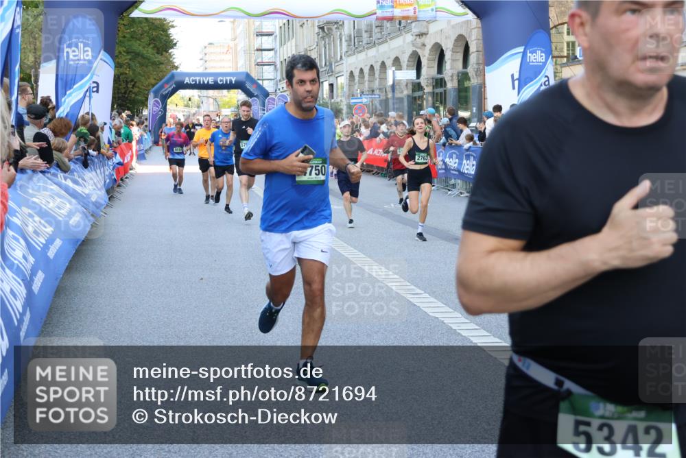 07.09.2025 - BARMER Alsterlauf Strokosch-Dieckow http://msf.ph/oto/8721694 07.09.2025 09:56:44 Ziel 2037, 2216, 2406, 2606, 2724, 2819, 2903, 2998, 3191, 3362, 3381, 3434, 3552, 3721, 4328, 4407, 4416, 4767, 4809, 4842, 4844, 5115, 5135, 5136, 5293, 5377, 5397, 5609, 5664, 5912, 5978, 6075, 6093, 6150, 6151, 6274, 8065, 8479 meine-sportfotos.de
