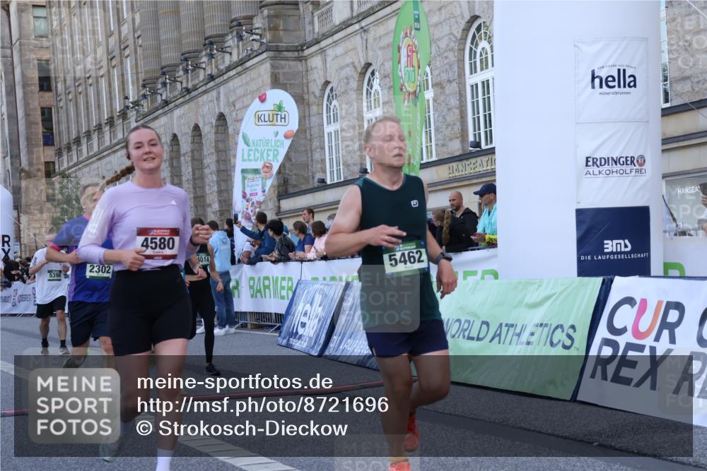 07.09.2025 - BARMER Alsterlauf Strokosch-Dieckow http://msf.ph/oto/8721696 07.09.2025 09:55:15 Ziel 2302, 2429, 2751, 3821, 4014, 4386, 4580, 4956, 5055, 5169, 5195, 5398, 5462, 5527, 6079, 6106, 6215, 8303 meine-sportfotos.de
