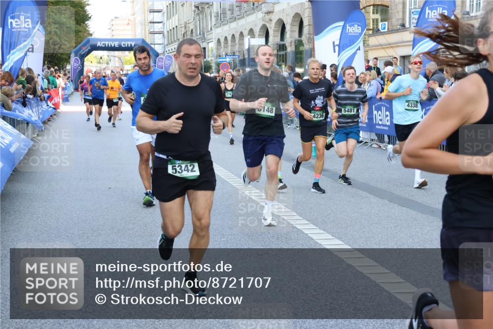 07.09.2025 - BARMER Alsterlauf Strokosch-Dieckow http://msf.ph/oto/8721707 07.09.2025 09:56:43 Ziel 2037, 2216, 2406, 2606, 2724, 2750, 2819, 2903, 2998, 3191, 3362, 3381, 3434, 3552, 3721, 4235, 4328, 4407, 4416, 4767, 4809, 4842, 4844, 5006, 5115, 5135, 5136, 5293, 5377, 5397, 5609, 5664, 5688, 5912, 5978, 6075, 6093, 6150, 6151, 6274, 8065, 8315, 8479 meine-sportfotos.de