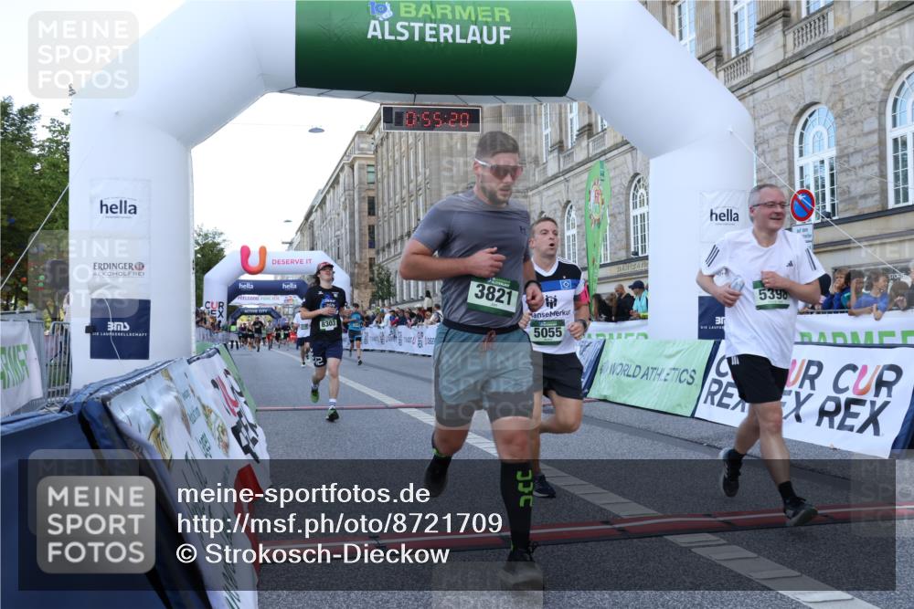 07.09.2025 - BARMER Alsterlauf Strokosch-Dieckow http://msf.ph/oto/8721709 07.09.2025 09:55:19 Ziel 2302, 2751, 3662, 3821, 4014, 4386, 4580, 4786, 4980, 5055, 5195, 5300, 5398, 5462, 6079, 6215, 8303 meine-sportfotos.de