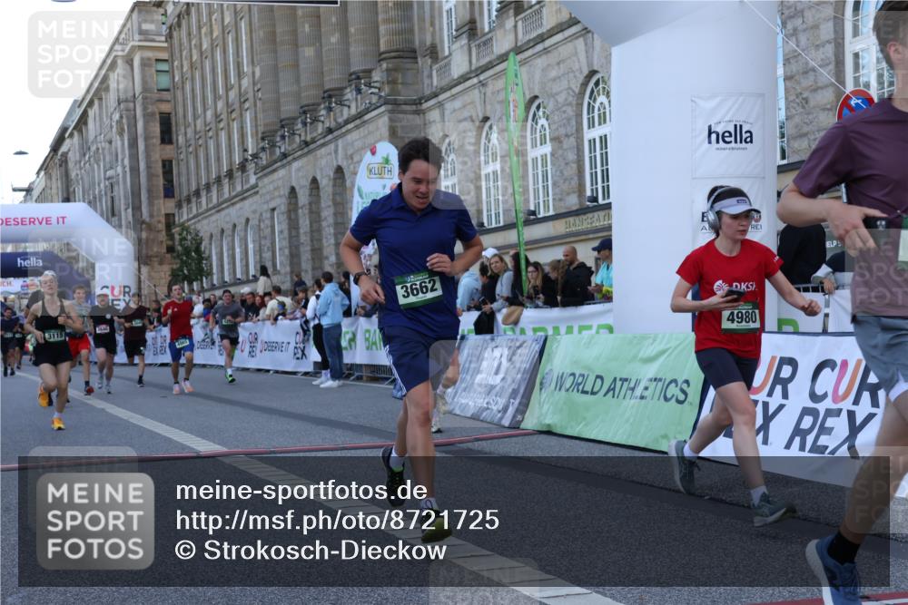 07.09.2025 - BARMER Alsterlauf Strokosch-Dieckow http://msf.ph/oto/8721725 07.09.2025 09:55:26 Ziel 3048, 3115, 3646, 3662, 4275, 4386, 4441, 4786, 4965, 4980, 5300, 5607, 6143 meine-sportfotos.de