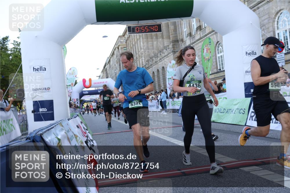 07.09.2025 - BARMER Alsterlauf Strokosch-Dieckow http://msf.ph/oto/8721754 07.09.2025 09:55:39 Ziel 2374, 2419, 2514, 2516, 2800, 3122, 3951, 4436, 5026, 5321, 5330, 5494, 5535, 5549, 5949, 8016, 8050, 8095, 8263, 8407 meine-sportfotos.de