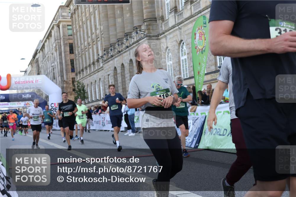 07.09.2025 - BARMER Alsterlauf Strokosch-Dieckow http://msf.ph/oto/8721767 07.09.2025 09:55:43 Ziel 2374, 2419, 2516, 2569, 2800, 3122, 3298, 3831, 3961, 4887, 5011, 5026, 5494, 5535, 5549, 8016, 8050, 8263, 8407 meine-sportfotos.de