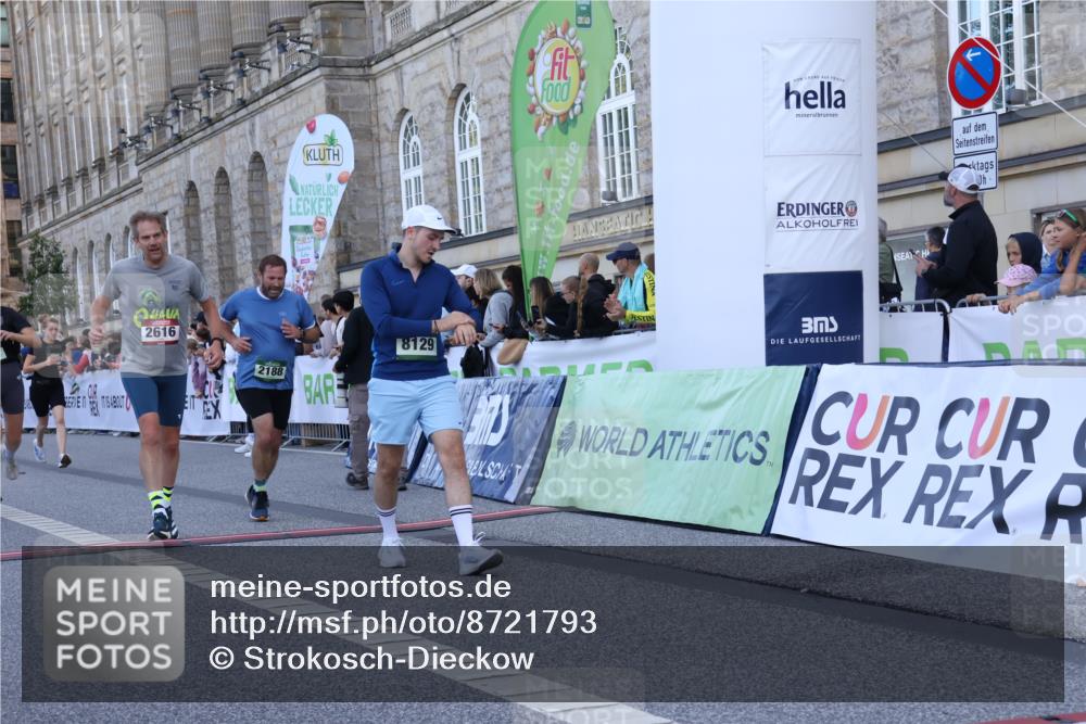 07.09.2025 - BARMER Alsterlauf Strokosch-Dieckow http://msf.ph/oto/8721793 07.09.2025 09:55:59 Ziel 2029, 2188, 2345, 2445, 2616, 2734, 2737, 3211, 3242, 4677, 5350, 5412, 5675, 5691, 5903, 8129, 8309 meine-sportfotos.de