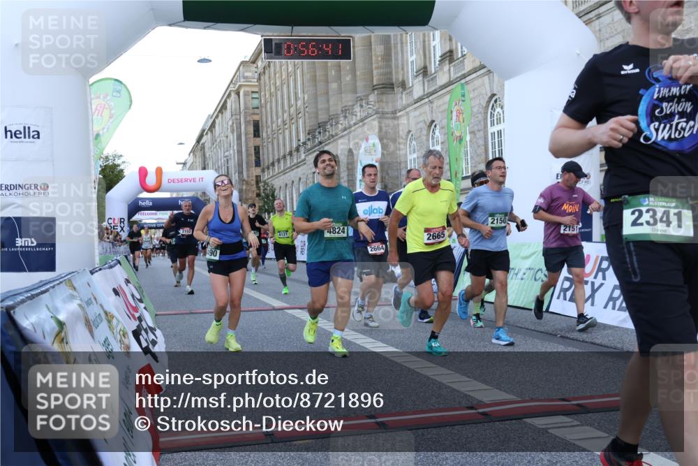 07.09.2025 - BARMER Alsterlauf Strokosch-Dieckow http://msf.ph/oto/8721896 07.09.2025 09:56:39 Ziel 2022, 2150, 2151, 2152, 2245, 2341, 2437, 2452, 2568, 2664, 2665, 2722, 2868, 3188, 3752, 3869, 3963, 4121, 4479, 4490, 4507, 4508, 4565, 4706, 4824, 5375, 5739, 5925, 6186, 6223, 8007, 8500 meine-sportfotos.de