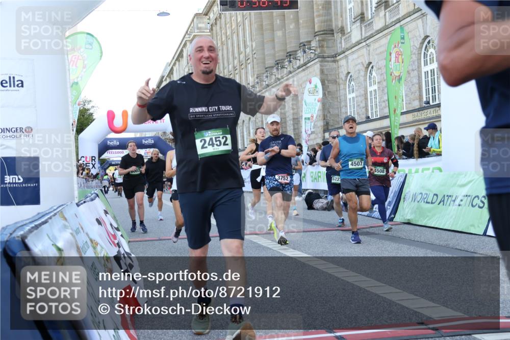 07.09.2025 - BARMER Alsterlauf Strokosch-Dieckow http://msf.ph/oto/8721912 07.09.2025 09:56:44 Ziel 2022, 2150, 2151, 2152, 2437, 2452, 2664, 2665, 2722, 3752, 3869, 3963, 4121, 4479, 4490, 4507, 4508, 4565, 4706, 5081, 5739, 5925, 6187, 6223, 8007 meine-sportfotos.de