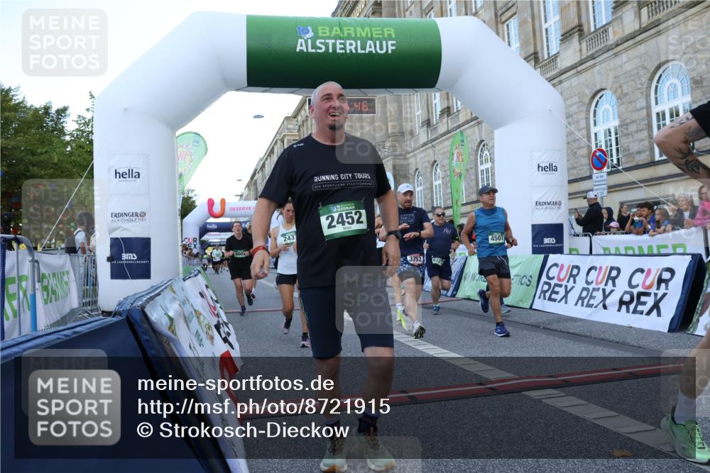 07.09.2025 - BARMER Alsterlauf Strokosch-Dieckow http://msf.ph/oto/8721915 07.09.2025 09:56:44 Ziel 2022, 2150, 2151, 2152, 2437, 2452, 2664, 2665, 2722, 3752, 3869, 3963, 4121, 4479, 4490, 4507, 4508, 4565, 4706, 5081, 5739, 5925, 6187, 6223, 8007 meine-sportfotos.de