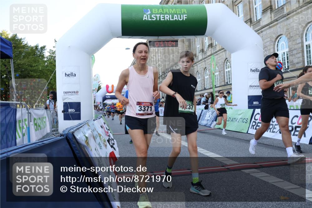07.09.2025 - BARMER Alsterlauf Strokosch-Dieckow http://msf.ph/oto/8721970 07.09.2025 09:57:02 Ziel 2763, 2797, 2908, 3371, 3656, 3696, 3970, 4235, 4236, 4237, 4338, 4750, 5342, 5637, 5791, 5895, 5977, 6138, 6206, 6269, 6274, 8014, 8148, 8210, 8427 meine-sportfotos.de