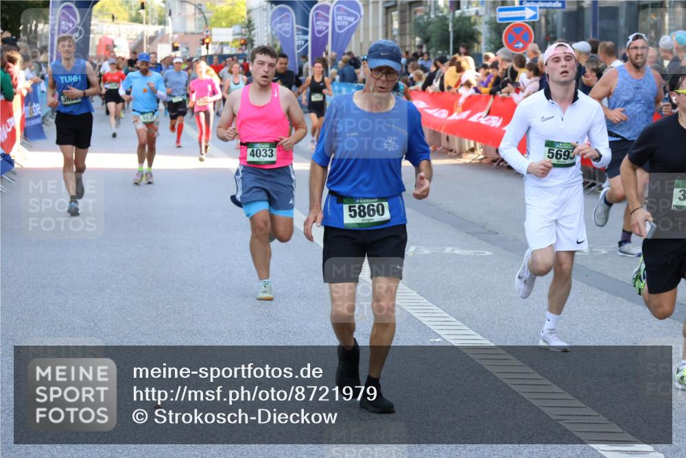 07.09.2025 - BARMER Alsterlauf Strokosch-Dieckow http://msf.ph/oto/8721979 07.09.2025 09:56:01 Ziel 2003, 2022, 2150, 2151, 2152, 2245, 2320, 2437, 2452, 2512, 2530, 2568, 2664, 2665, 2722, 3080, 3188, 3251, 3696, 3752, 3869, 3963, 4121, 4479, 4507, 4508, 4565, 4706, 4750, 4776, 5081, 5304, 5342, 5349, 5529, 5739, 5805, 5925, 6089, 6187, 6223, 8007, 8500 meine-sportfotos.de