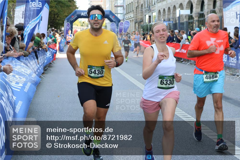 07.09.2025 - BARMER Alsterlauf Strokosch-Dieckow http://msf.ph/oto/8721982 07.09.2025 09:55:56 Ziel 2022, 2150, 2151, 2152, 2245, 2320, 2341, 2437, 2452, 2568, 2664, 2665, 2722, 3188, 3658, 3752, 3868, 3869, 3963, 4121, 4479, 4490, 4507, 4508, 4565, 4706, 4824, 5375, 5739, 5925, 6089, 6170, 6186, 6223, 8007, 8500 meine-sportfotos.de