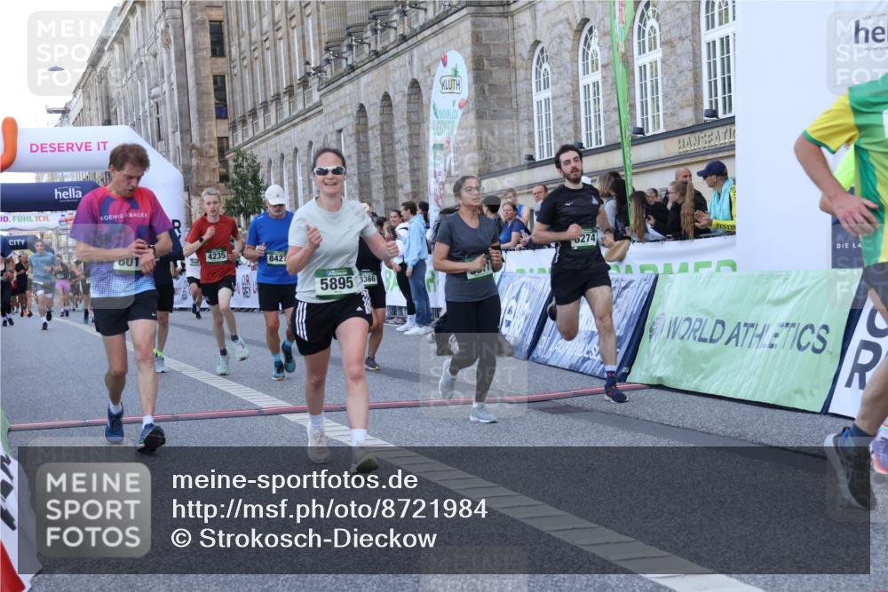 07.09.2025 - BARMER Alsterlauf Strokosch-Dieckow http://msf.ph/oto/8721984 07.09.2025 09:57:08 Ziel 2507, 2750, 2797, 2908, 3656, 4105, 4235, 5562, 5688, 5895, 5977, 6138, 6206, 6269, 6274, 8014, 8366, 8427 meine-sportfotos.de