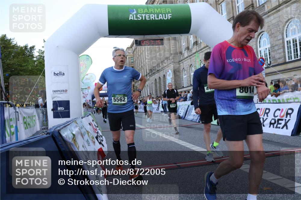 07.09.2025 - BARMER Alsterlauf Strokosch-Dieckow http://msf.ph/oto/8722005 07.09.2025 09:57:13 Ziel 2507, 2582, 2750, 2752, 3456, 3615, 3802, 4105, 4235, 5115, 5135, 5160, 5504, 5562, 5688, 5750, 5977, 6274, 8014, 8366, 8427 meine-sportfotos.de