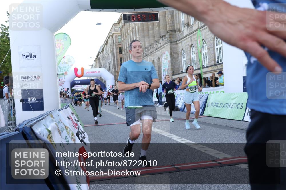 07.09.2025 - BARMER Alsterlauf Strokosch-Dieckow http://msf.ph/oto/8722010 07.09.2025 09:57:15 Ziel 2507, 2582, 2750, 2752, 2903, 3456, 3568, 3615, 3802, 3988, 4105, 5004, 5006, 5115, 5135, 5160, 5504, 5562, 5688, 5750, 6093, 8366 meine-sportfotos.de