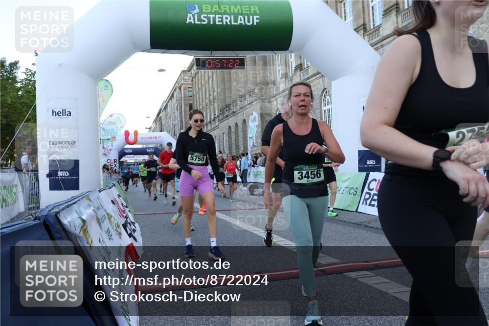 07.09.2025 - BARMER Alsterlauf Strokosch-Dieckow http://msf.ph/oto/8722024 07.09.2025 09:57:20 Ziel 2406, 2582, 2752, 2903, 2998, 3191, 3456, 3552, 3568, 3615, 3802, 3988, 4407, 4809, 5004, 5006, 5115, 5135, 5160, 5504, 5664, 5750, 6093, 8065, 8315, 8479 meine-sportfotos.de