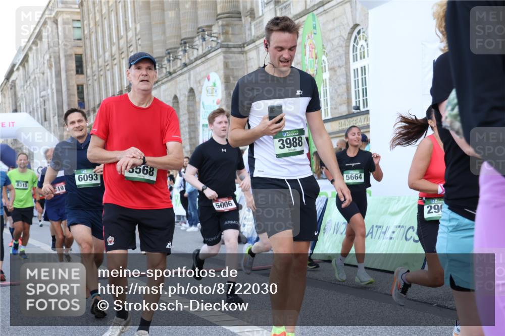 07.09.2025 - BARMER Alsterlauf Strokosch-Dieckow http://msf.ph/oto/8722030 07.09.2025 09:57:23 Ziel 2216, 2406, 2582, 2819, 2903, 2998, 3191, 3381, 3456, 3552, 3568, 3615, 3802, 3988, 4407, 4767, 4809, 4842, 4844, 5004, 5006, 5115, 5135, 5160, 5293, 5664, 5750, 5912, 5978, 6093, 8065, 8315, 8479 meine-sportfotos.de