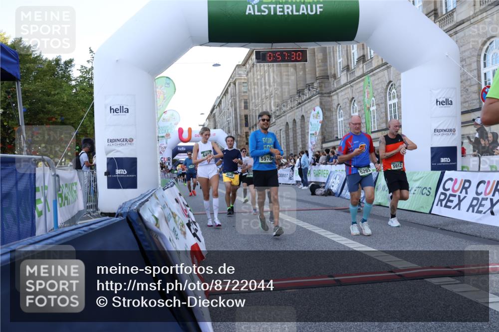 07.09.2025 - BARMER Alsterlauf Strokosch-Dieckow http://msf.ph/oto/8722044 07.09.2025 09:57:29 Ziel 2037, 2216, 2406, 2606, 2819, 2998, 3381, 3552, 4407, 4767, 4809, 4842, 4844, 5136, 5293, 5397, 5609, 5912, 5978, 6150, 6151, 8065, 8315 meine-sportfotos.de