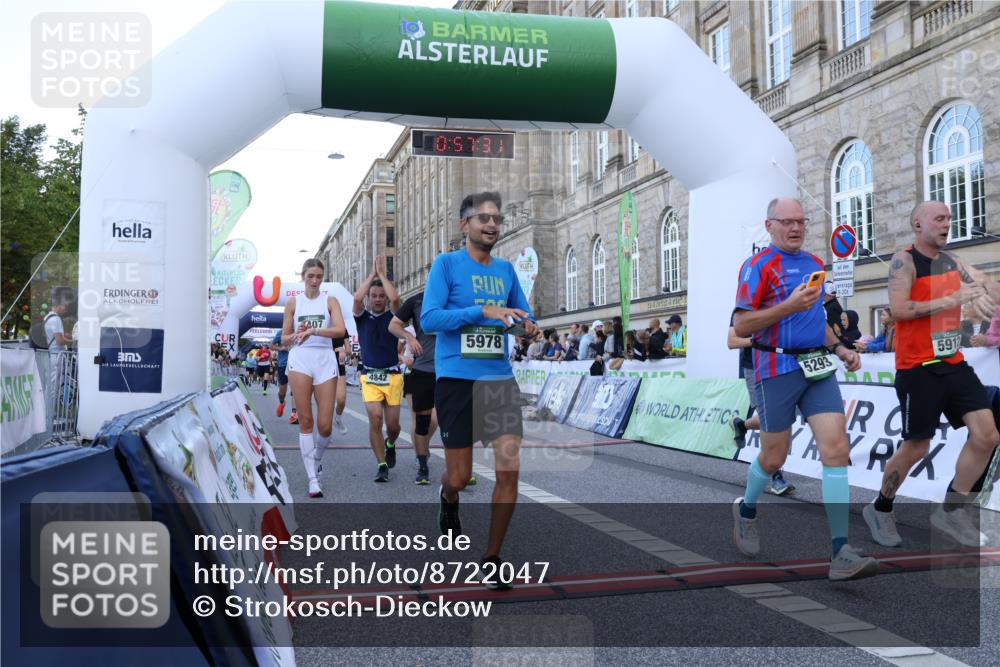 07.09.2025 - BARMER Alsterlauf Strokosch-Dieckow http://msf.ph/oto/8722047 07.09.2025 09:57:29 Ziel 2037, 2216, 2406, 2606, 2819, 2998, 3381, 3552, 4407, 4767, 4809, 4842, 4844, 5136, 5293, 5397, 5609, 5912, 5978, 6150, 6151, 8065, 8315 meine-sportfotos.de