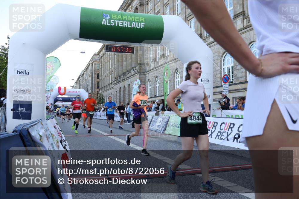07.09.2025 - BARMER Alsterlauf Strokosch-Dieckow http://msf.ph/oto/8722056 07.09.2025 09:57:34 Ziel 2037, 2195, 2216, 2606, 2724, 2819, 3267, 3362, 3434, 3721, 4328, 4416, 4767, 4842, 4844, 5136, 5377, 5397, 5609, 6075, 6150, 6151 meine-sportfotos.de