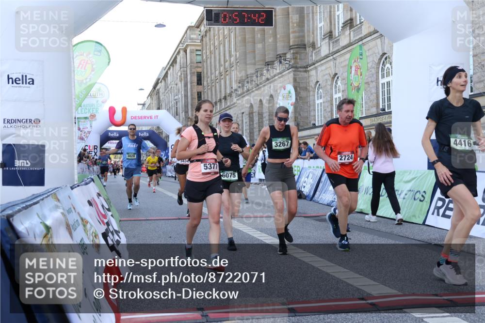 07.09.2025 - BARMER Alsterlauf Strokosch-Dieckow http://msf.ph/oto/8722071 07.09.2025 09:57:40 Ziel 2076, 2195, 2724, 3028, 3129, 3267, 3362, 3434, 3721, 4187, 4328, 4416, 4456, 4857, 4987, 5101, 5102, 5377, 5397, 5598, 5609, 6075, 6150, 6151, 8034, 8383 meine-sportfotos.de