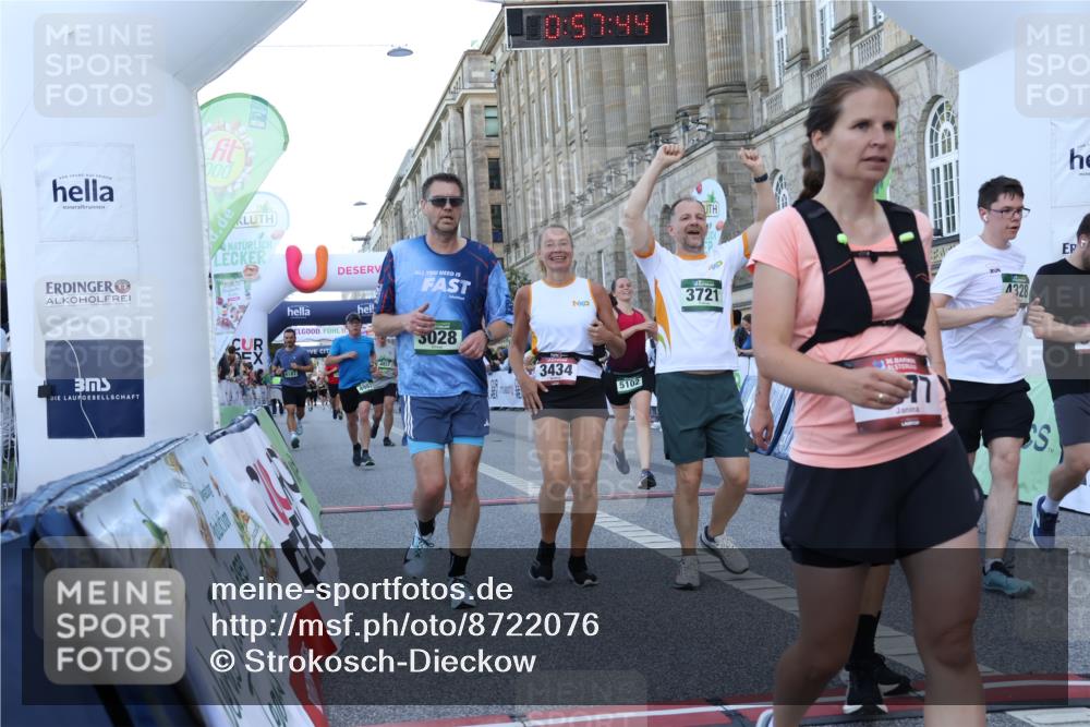 07.09.2025 - BARMER Alsterlauf Strokosch-Dieckow http://msf.ph/oto/8722076 07.09.2025 09:57:42 Ziel 2076, 2195, 2724, 3028, 3129, 3267, 3268, 3362, 3434, 3721, 4187, 4328, 4416, 4456, 4672, 4857, 4987, 5101, 5102, 5199, 5377, 5598, 5987, 6075, 8034, 8383 meine-sportfotos.de