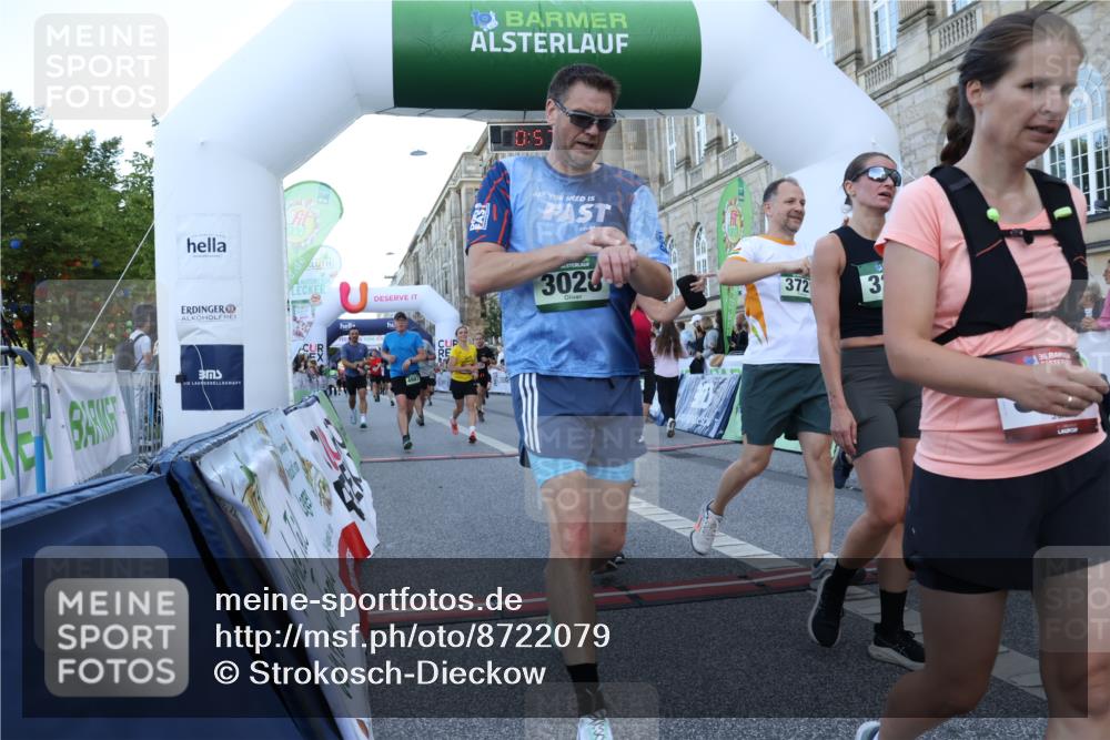 07.09.2025 - BARMER Alsterlauf Strokosch-Dieckow http://msf.ph/oto/8722079 07.09.2025 09:57:43 Ziel 2076, 2724, 3028, 3129, 3267, 3268, 3362, 3434, 3721, 4187, 4328, 4416, 4456, 4672, 4857, 4987, 5069, 5101, 5102, 5199, 5377, 5598, 5987, 6075, 8034, 8383 meine-sportfotos.de