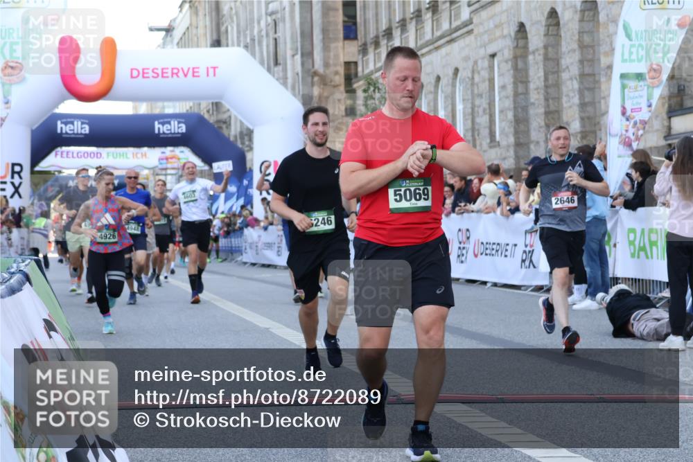 07.09.2025 - BARMER Alsterlauf Strokosch-Dieckow http://msf.ph/oto/8722089 07.09.2025 09:57:50 Ziel 2646, 3129, 3249, 3268, 3559, 3925, 4187, 4456, 4603, 4672, 4857, 4926, 4947, 4948, 5069, 5101, 5199, 5463, 5573, 5598, 5987, 6175, 6246, 8344 meine-sportfotos.de