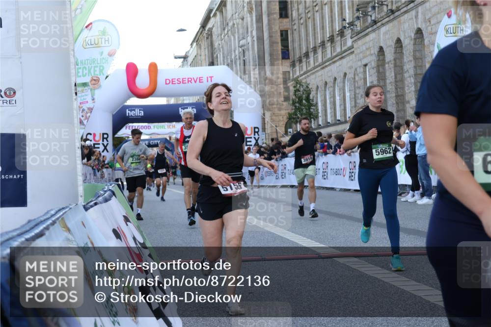 07.09.2025 - BARMER Alsterlauf Strokosch-Dieckow http://msf.ph/oto/8722136 07.09.2025 09:58:06 Ziel 2108, 2388, 2509, 2813, 2829, 2830, 3515, 3543, 3716, 3894, 3919, 3992, 5155, 5257, 5302, 5368, 5406, 5678, 5822, 5962, 6027, 6082, 8370 meine-sportfotos.de