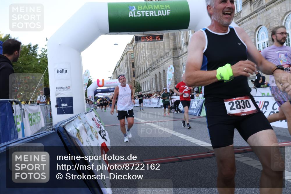 07.09.2025 - BARMER Alsterlauf Strokosch-Dieckow http://msf.ph/oto/8722162 07.09.2025 09:58:14 Ziel 2388, 2678, 2813, 2829, 2830, 3919, 3992, 4262, 4523, 4704, 5075, 5079, 5257, 5324, 5629, 5678, 5822, 5864, 6135, 8099 meine-sportfotos.de