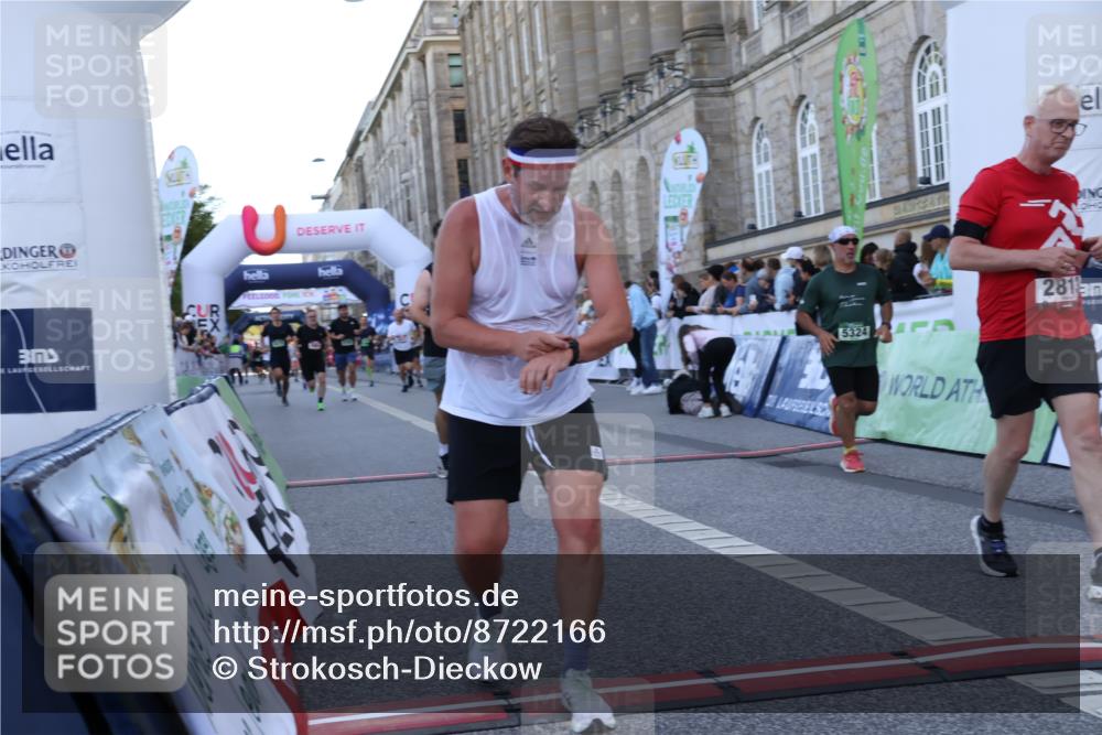 07.09.2025 - BARMER Alsterlauf Strokosch-Dieckow http://msf.ph/oto/8722166 07.09.2025 09:58:15 Ziel 2377, 2388, 2678, 2813, 2829, 2830, 3992, 4262, 4523, 4704, 5075, 5079, 5257, 5324, 5629, 5678, 5822, 5864, 5901, 6135, 8099 meine-sportfotos.de