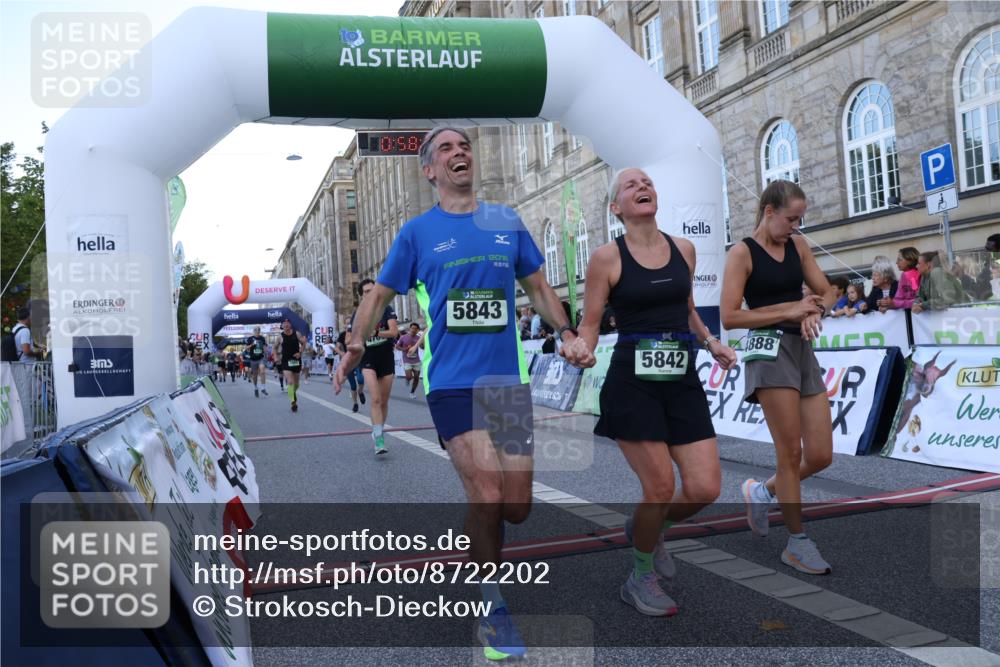 07.09.2025 - BARMER Alsterlauf Strokosch-Dieckow http://msf.ph/oto/8722202 07.09.2025 09:58:29 Ziel 2672, 3055, 4012, 4701, 4723, 4888, 4920, 5384, 5690, 5842, 5843, 6074, 6238, 6324, 8052 meine-sportfotos.de