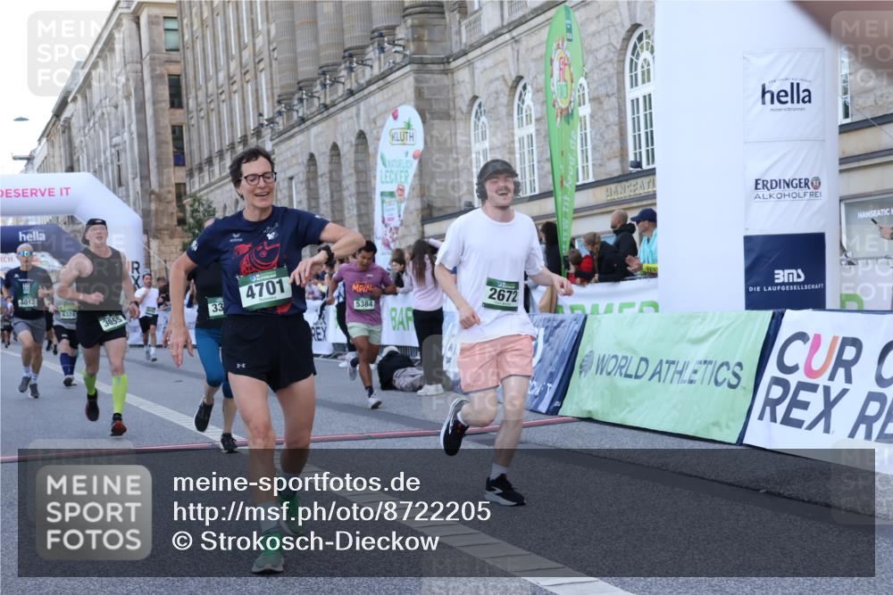 07.09.2025 - BARMER Alsterlauf Strokosch-Dieckow http://msf.ph/oto/8722205 07.09.2025 09:58:30 Ziel 2672, 3055, 4012, 4618, 4701, 4723, 4888, 4920, 5384, 5690, 5842, 5843, 6074, 6324, 8052 meine-sportfotos.de