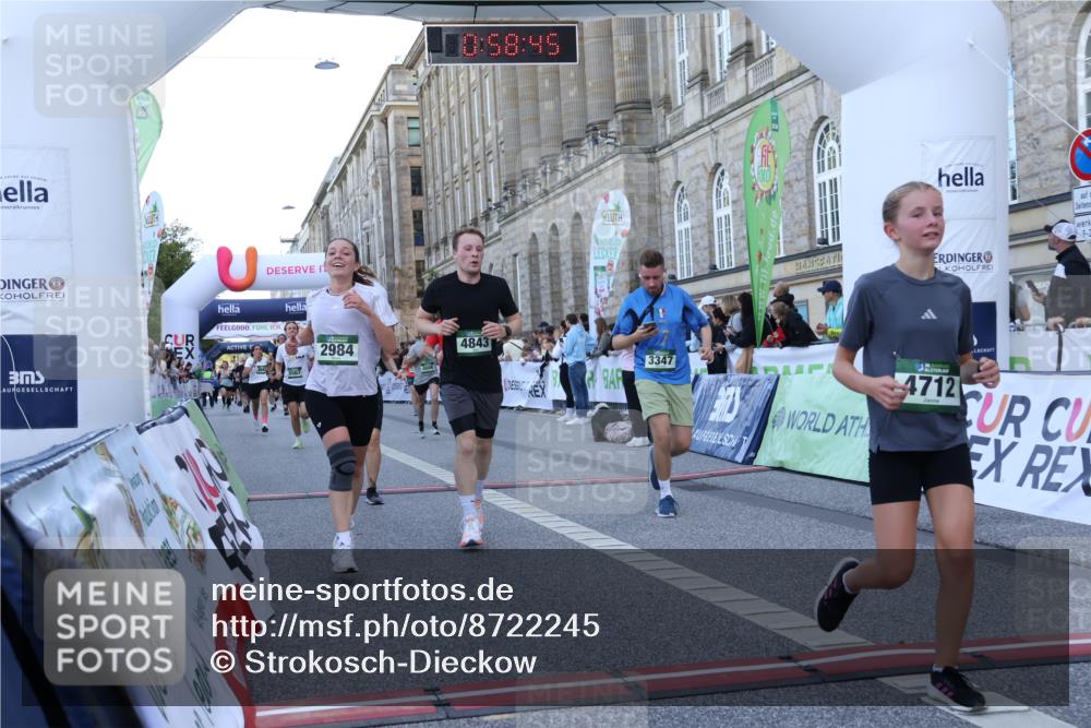 07.09.2025 - BARMER Alsterlauf Strokosch-Dieckow http://msf.ph/oto/8722245 07.09.2025 09:58:44 Ziel 2257, 2670, 2740, 2984, 3207, 3347, 4006, 4229, 4283, 4712, 4752, 4843, 4873, 4900, 5196, 5260, 5567, 5685, 5929, 5930, 5981, 6023, 8042 meine-sportfotos.de