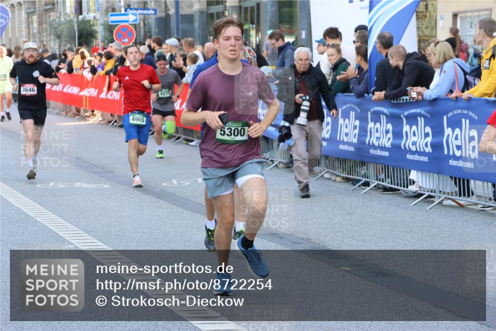 07.09.2025 - BARMER Alsterlauf Strokosch-Dieckow http://msf.ph/oto/8722254 07.09.2025 09:55:10 Ziel 2029, 2188, 2345, 2374, 2445, 2616, 2737, 2800, 3211, 3242, 3298, 3831, 3961, 4646, 4657, 4677, 4839, 5011, 5350, 5675, 5691, 5713, 5903, 8129, 8159, 8309 meine-sportfotos.de