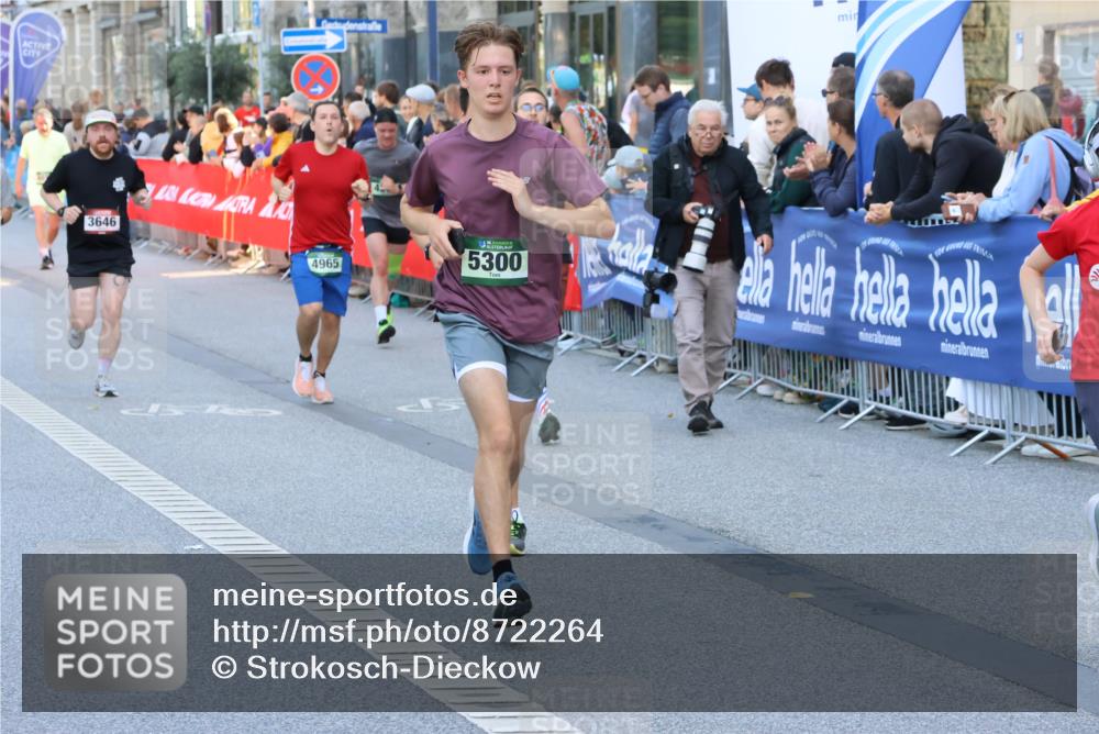 07.09.2025 - BARMER Alsterlauf Strokosch-Dieckow http://msf.ph/oto/8722264 07.09.2025 09:55:10 Ziel 2029, 2188, 2345, 2374, 2445, 2616, 2737, 2800, 3211, 3242, 3298, 3831, 3961, 4646, 4657, 4677, 4839, 5011, 5350, 5675, 5691, 5713, 5903, 8129, 8159, 8309 meine-sportfotos.de
